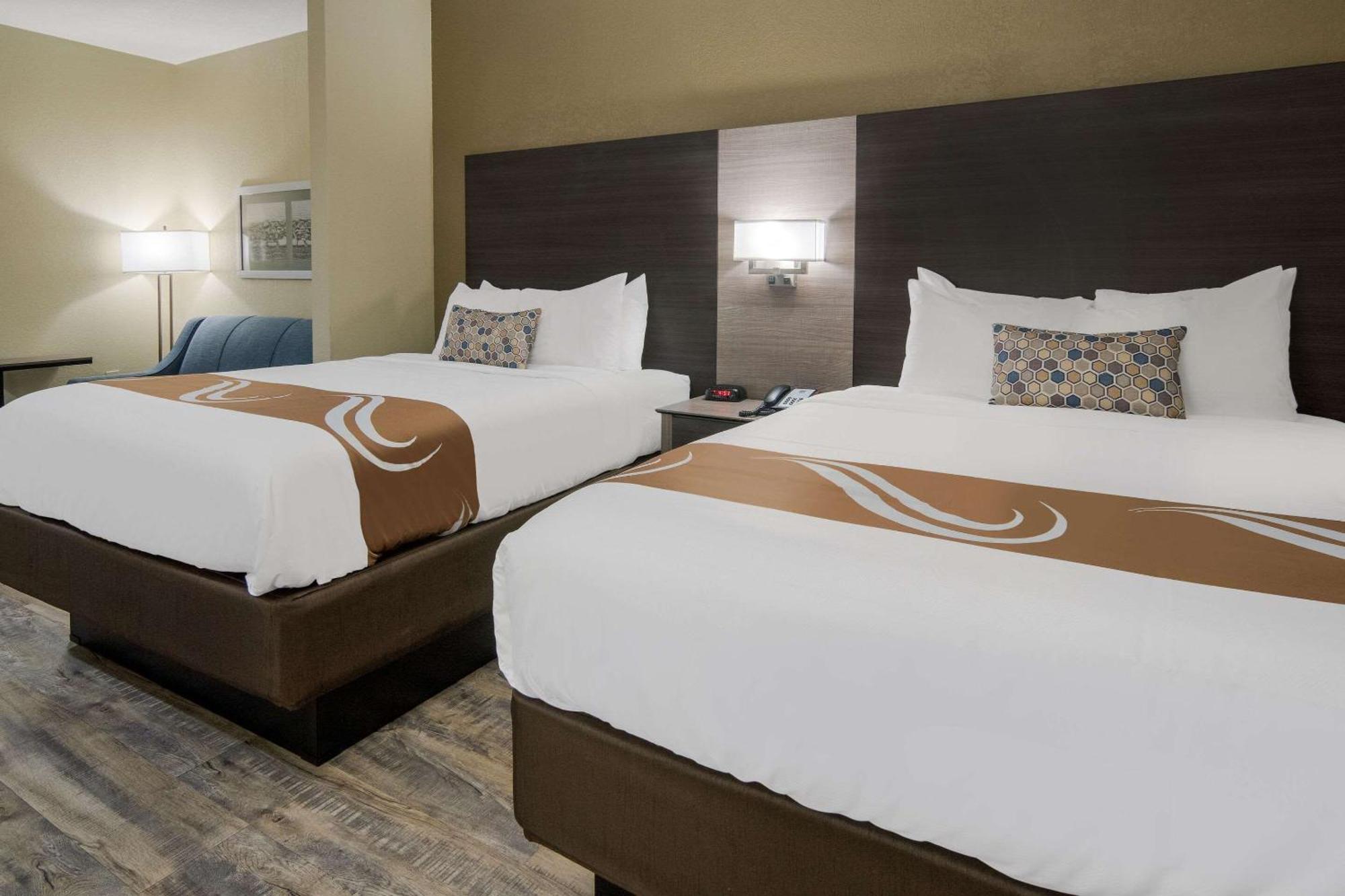 Quality Inn & Suites Roanoke - Fort Worth North Exterior photo